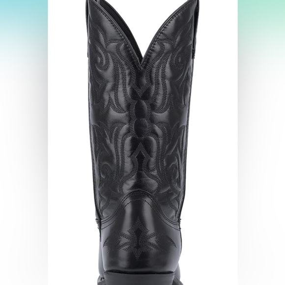 Authentic Laredo - Picture 5 of 16